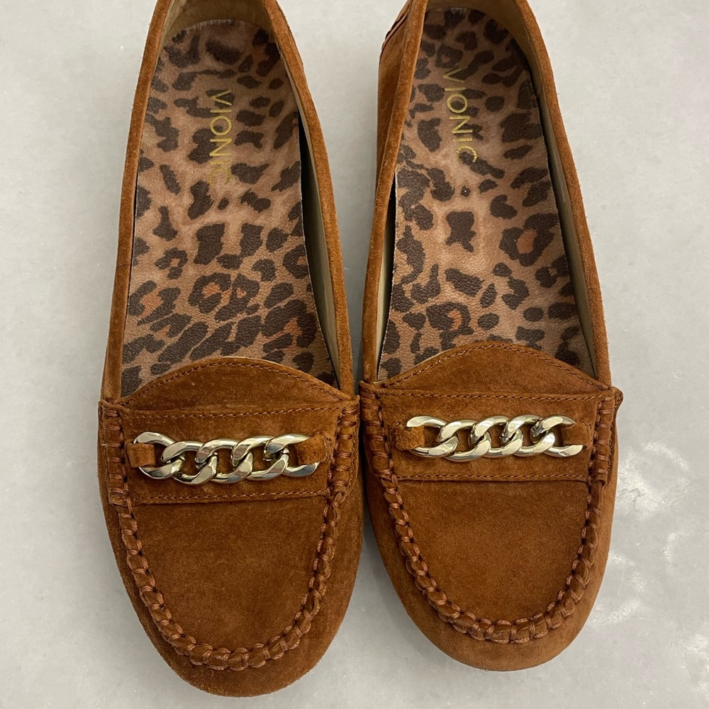 Vionic Women's Suede Loafers with Gold Chain